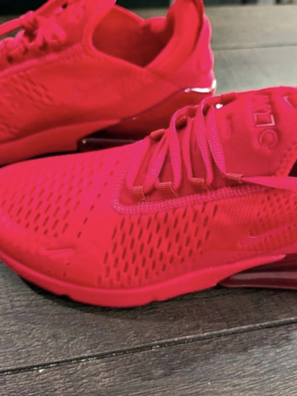 Nike Air Max 270 Mens Sneakers US 10.5 Red